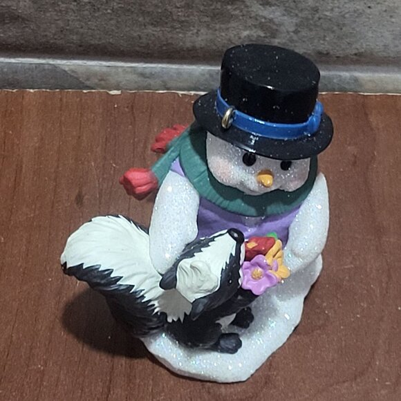 Hallmark Snow Buddies 2006 Snowman Skunk Christmas Ornament - Picture 5 of 12